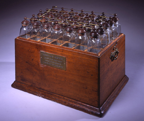 Electrical Battery of Leyden jars 